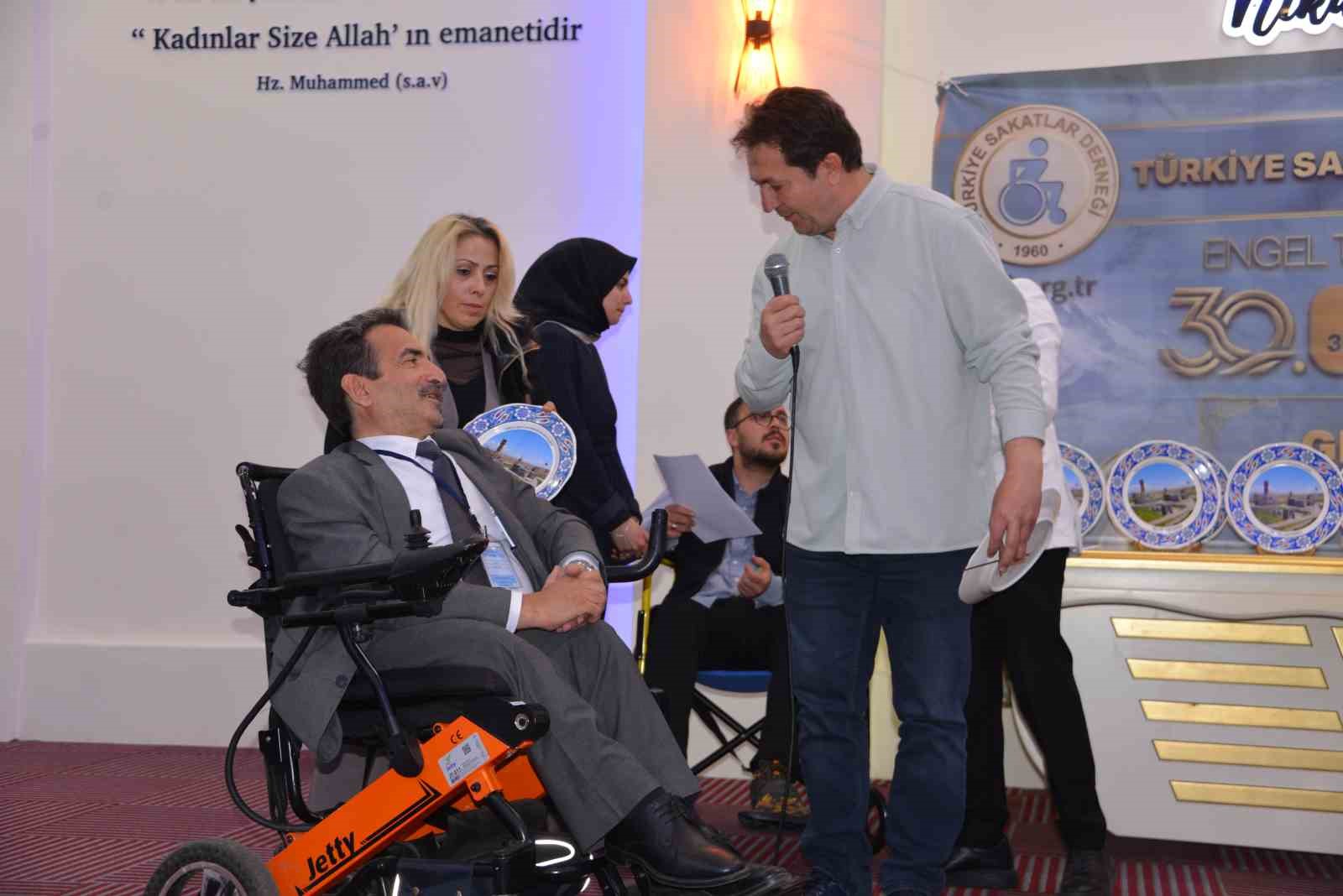 Türkiye Sakatlar Derneği Erzurum şubesi 30. yılını kutladı
