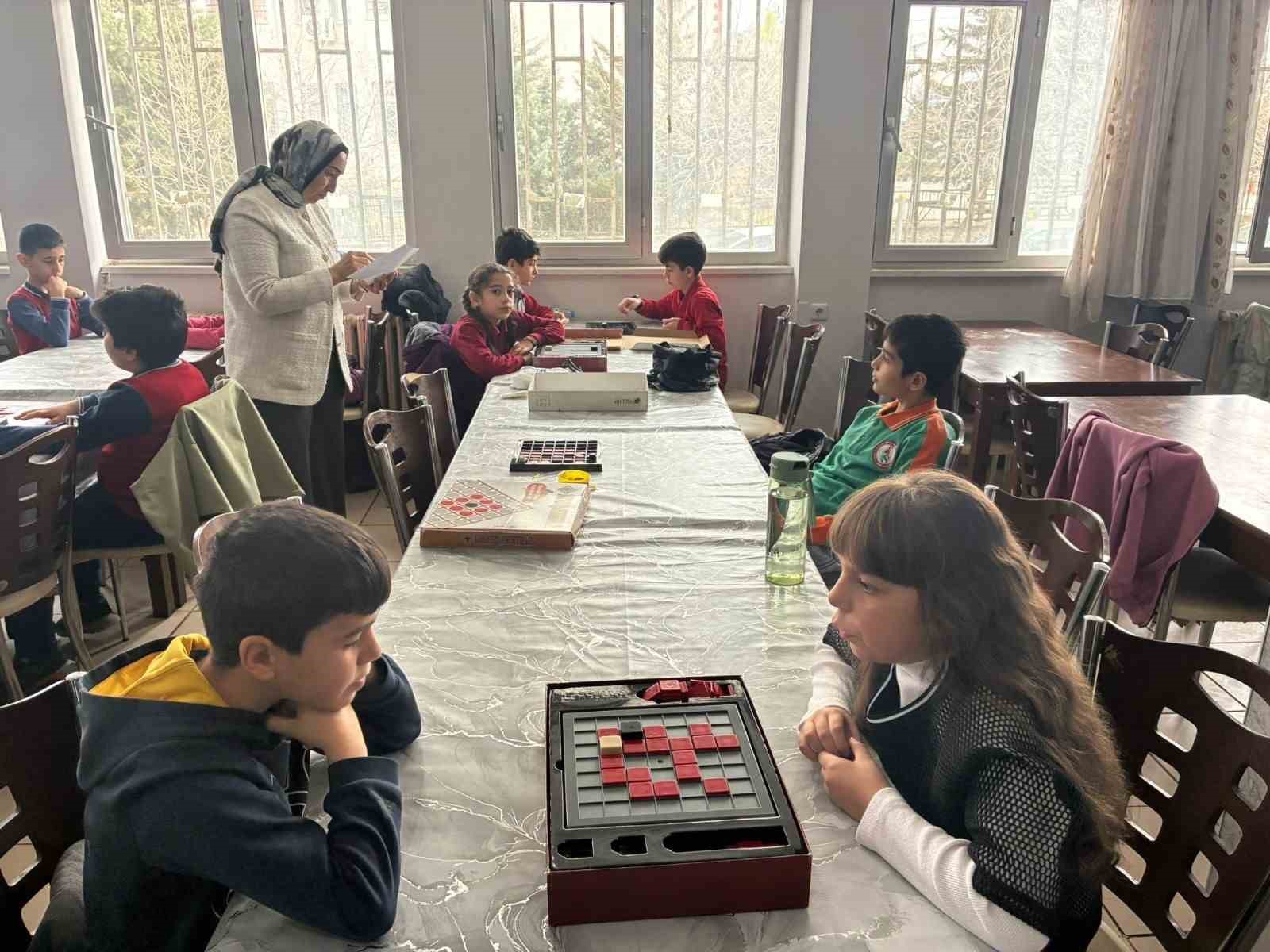 Türkiye Tüm Akıl ve Zeka Oyunları 2026 Ulusal Turnuvası düzenlendi
Türkiye Tüm Akıl ve Zeka Oyunları 2026 Ulusal Turnuvası düzenlendi