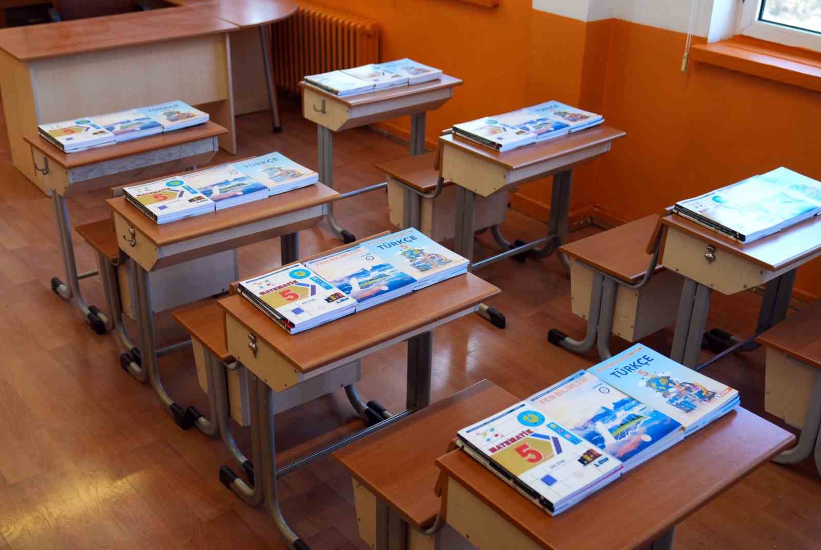 Türkiye Yüzyılı Maarif Modeli’ne uygun diye satılan kitapların, yapılan incelemeler sonucu uygun olmadığı görüldü
