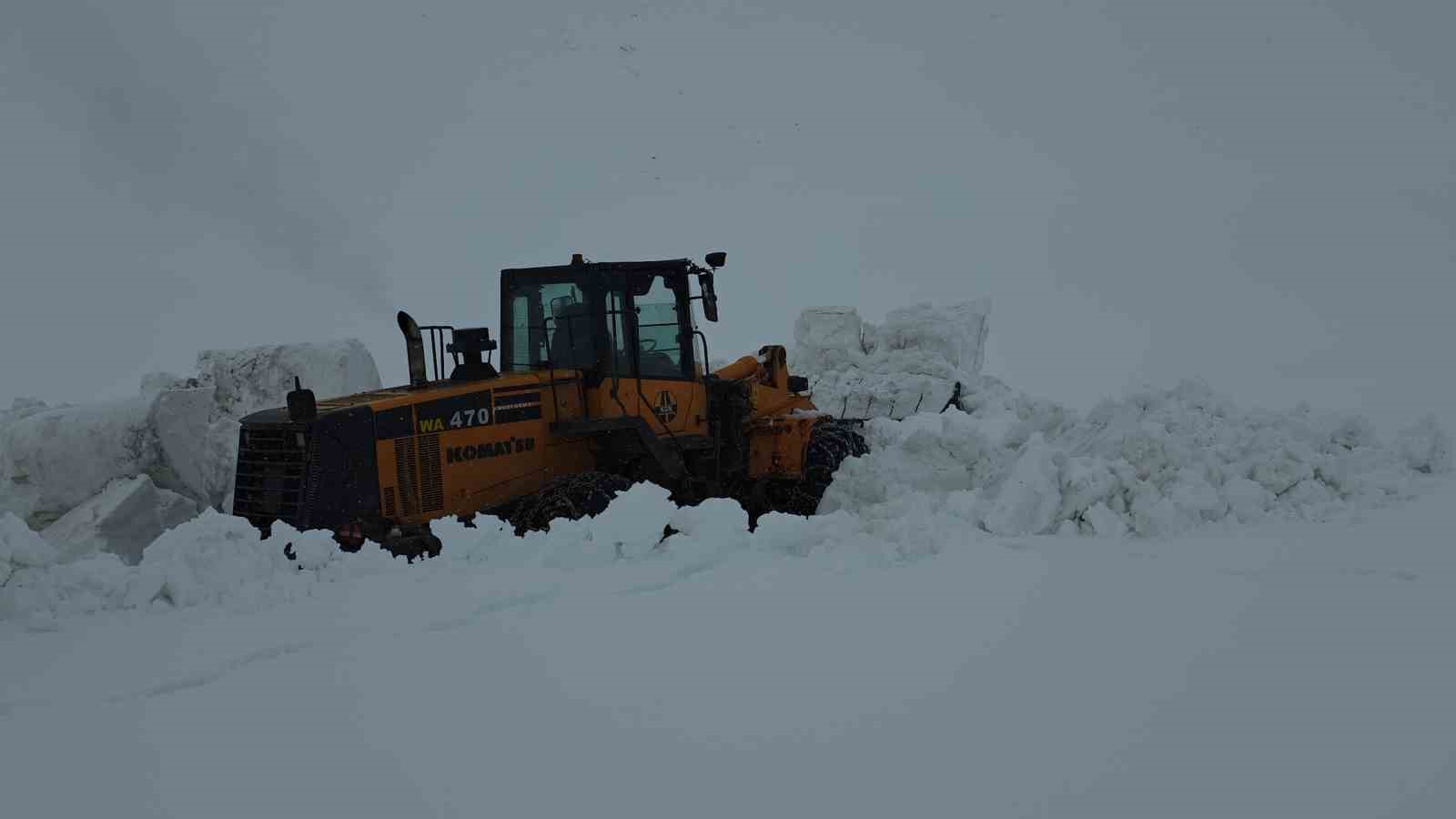 Türkiye’de kar rekoru: Kar kalınlığı 4 metreye yaklaştı

