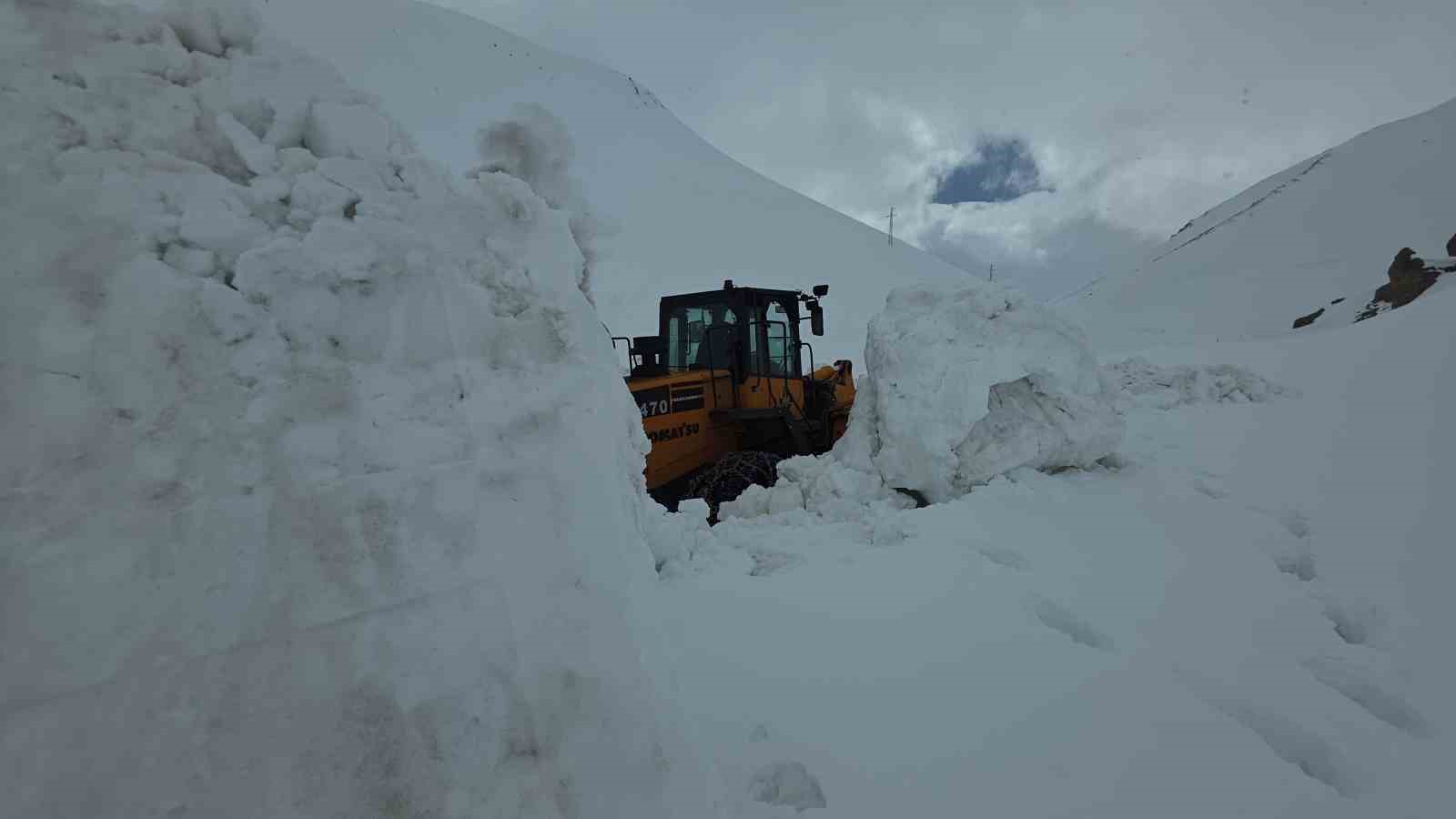 Türkiye’de kar rekoru: Kar kalınlığı 4 metreye yaklaştı
