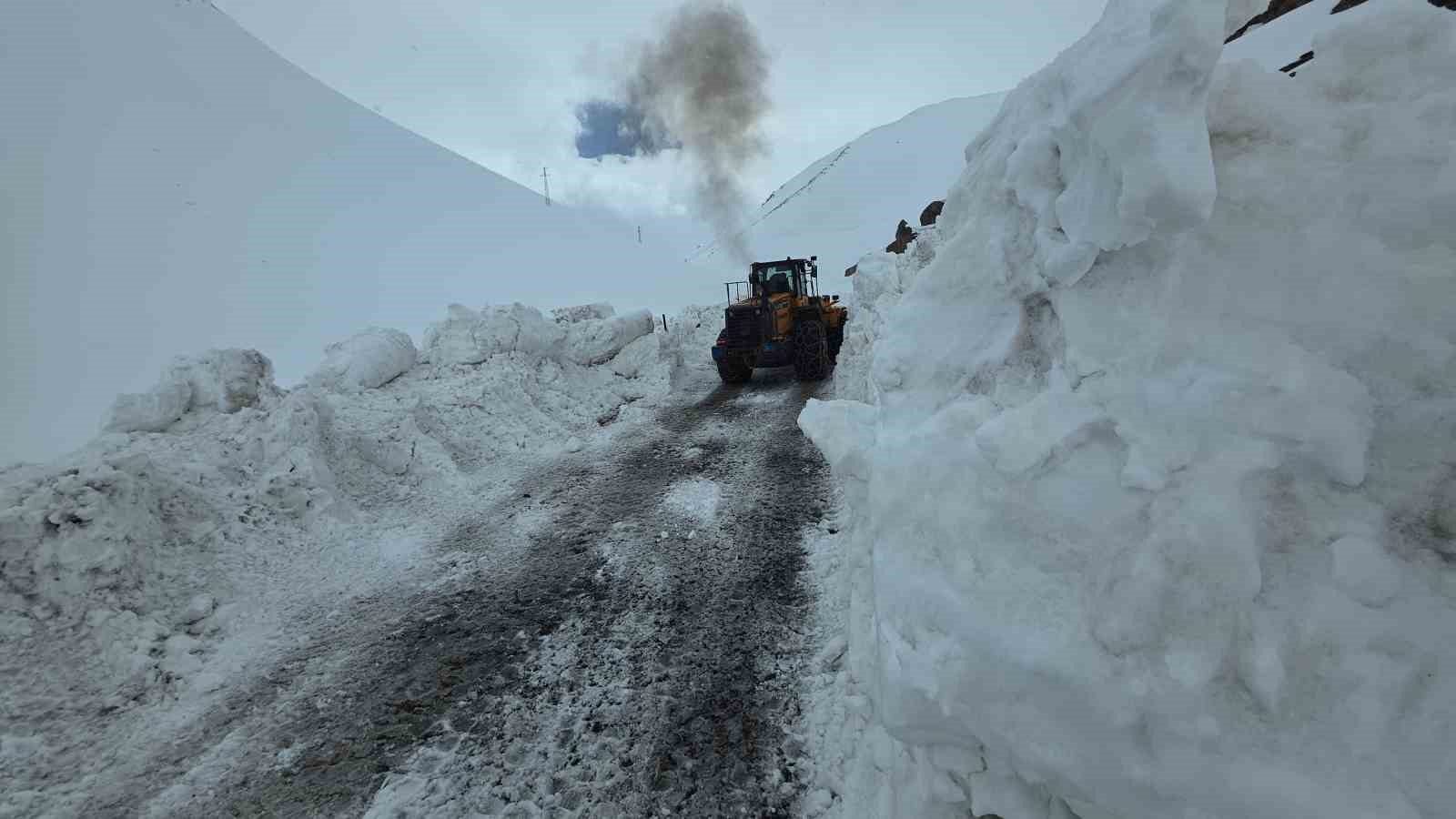 Türkiye’de kar rekoru: Kar kalınlığı 4 metreye yaklaştı
