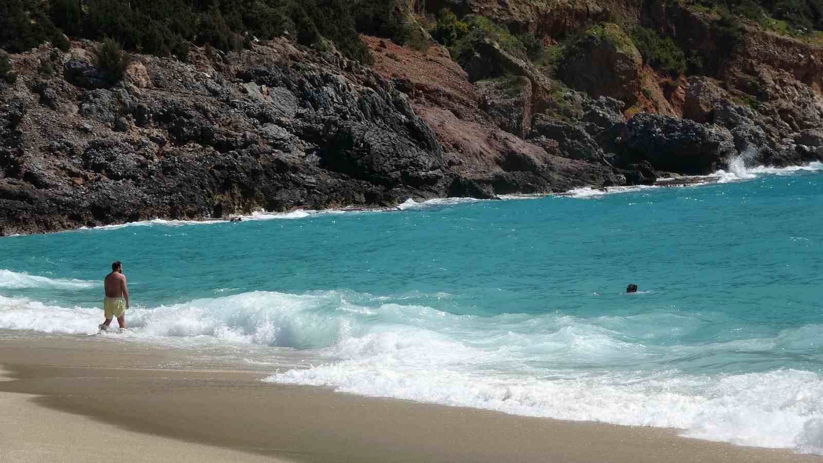 Türkiye’de kış Antalya’da yaz
