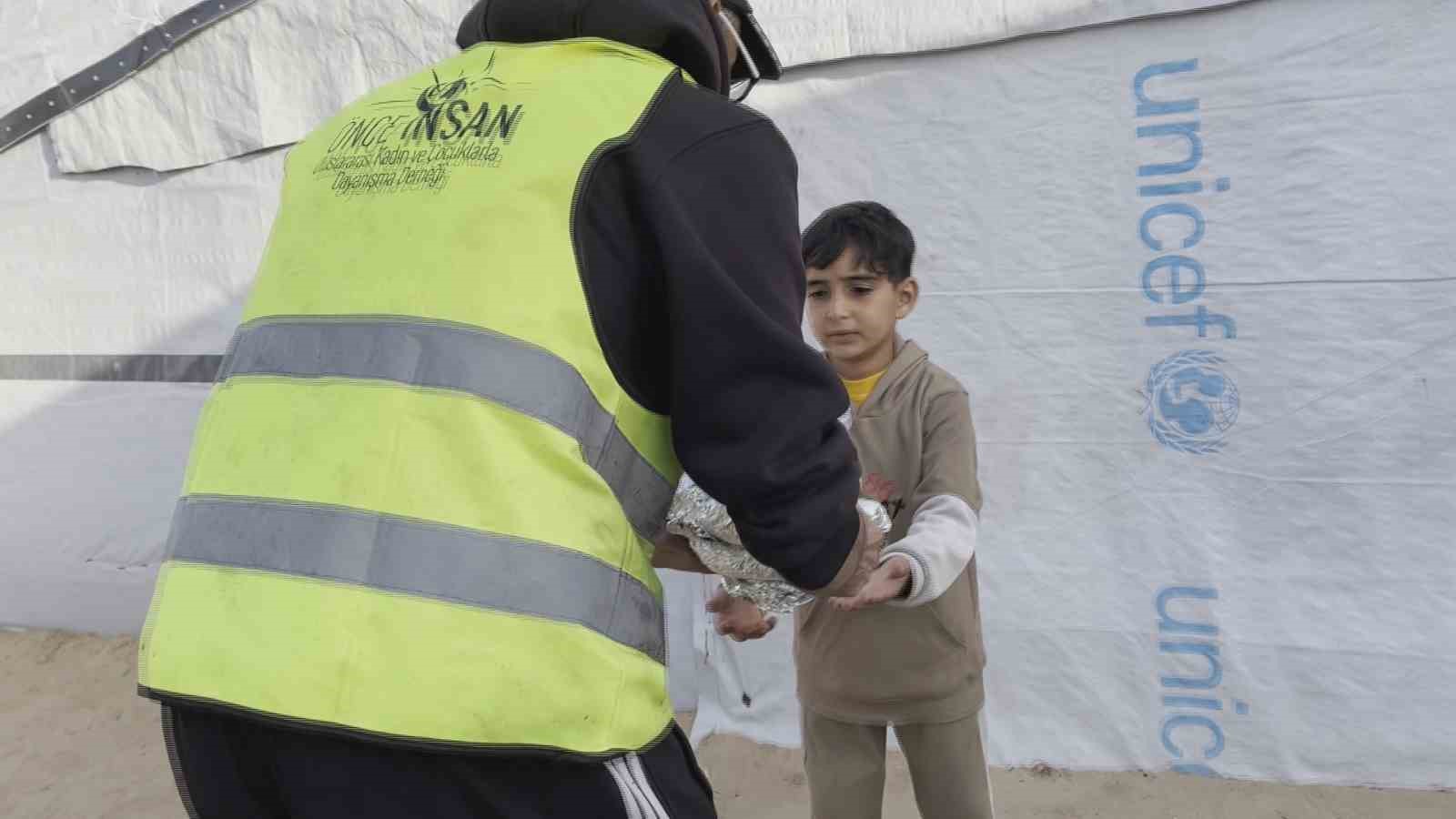 Türkiye’den Gazze’ye iftar sofraları: Çadır kentteki çocuklardan Türkiye’ye teşekkür
