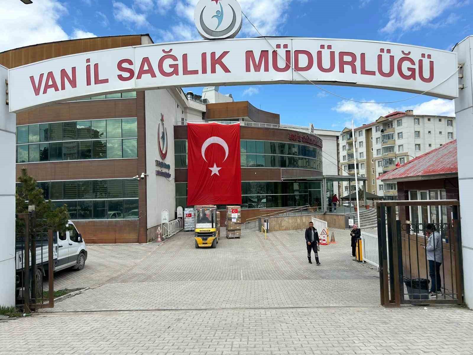 Türkiye’den İran’a sağlık desteği: Van’dan gönderilen yardım tırı sayısı 9 oldu
