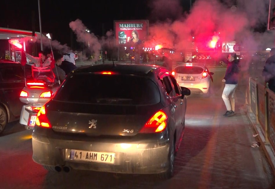 Türkiye’nin Dünya Kupası’na katılması Gaziantep’te coşkuyla kutlandı
