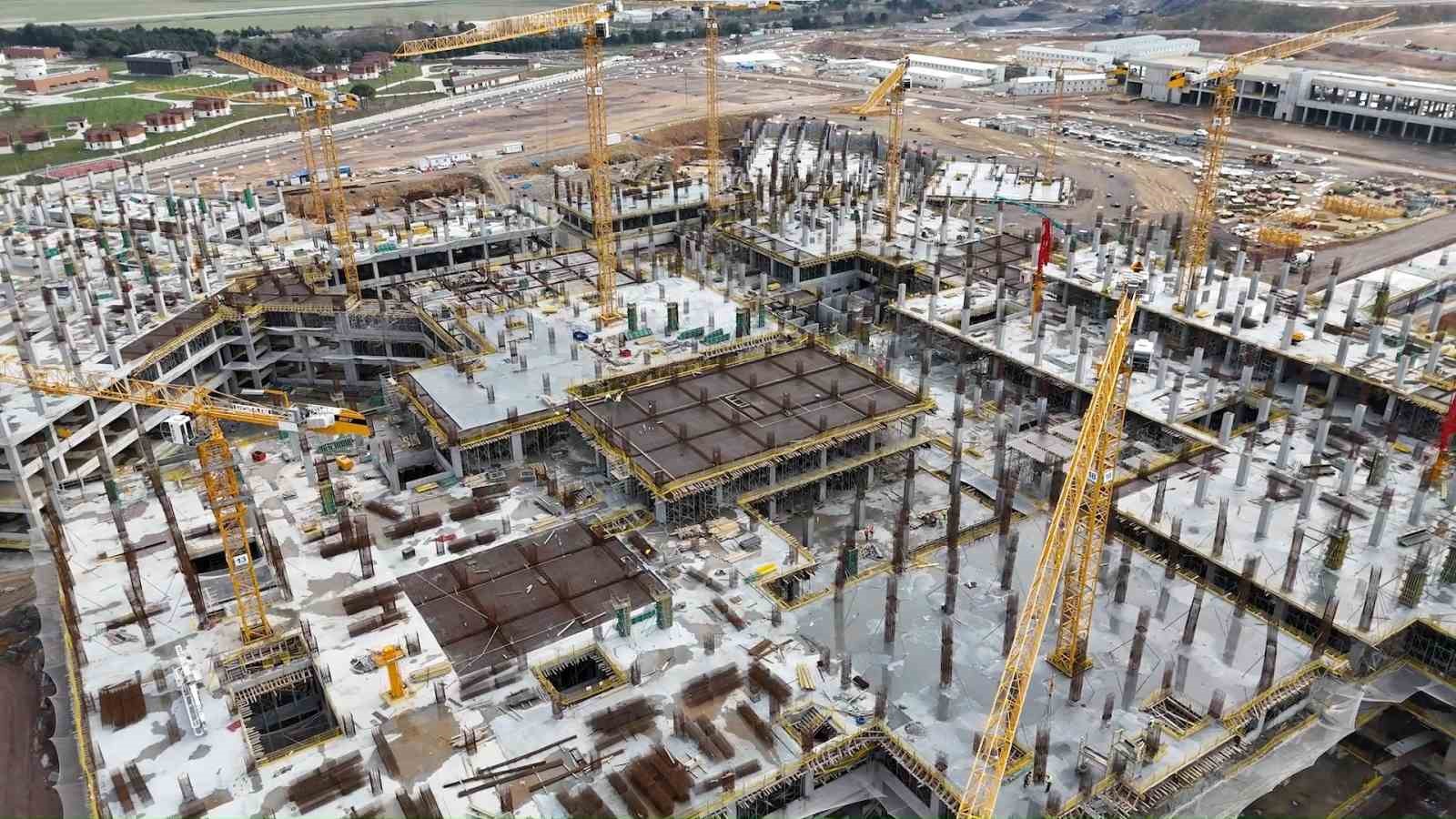 Türkiye’nin en büyük şehir hastanesi Sancaktepe’de yükseliyor
