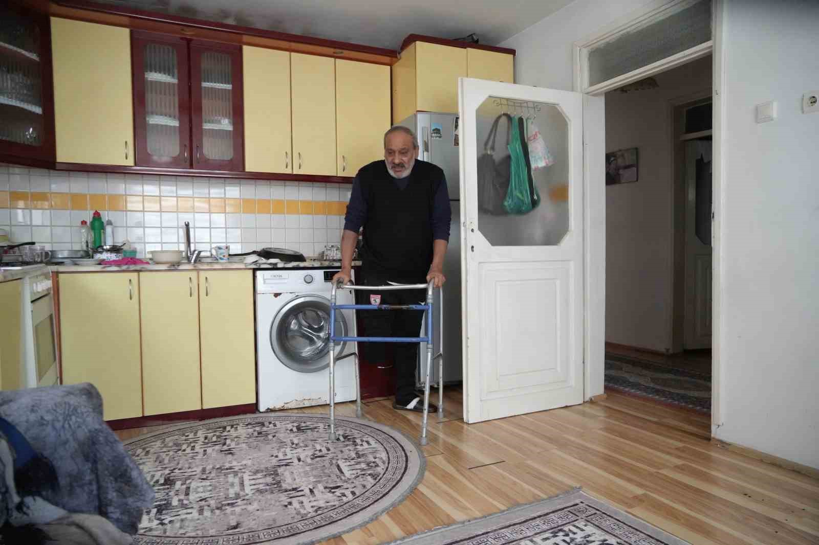 Türkiye’nin ilahi sesi Celal Karatüre’nin hayat hikayesi
