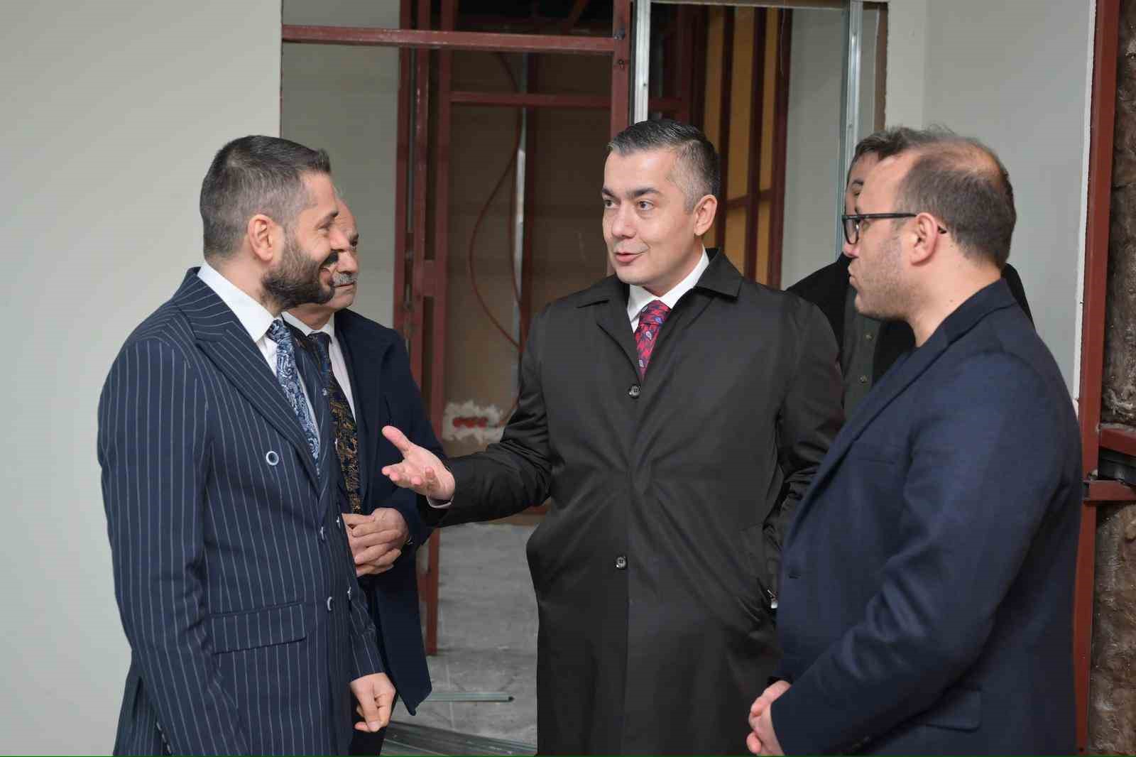 Türkiye’nin ilk 112 Komuta Merkezi Esenyurt’ta hayata geçiyor
Türkiye’nin ilk 112 Komuta Merkezi Esenyurt’ta hayata geçiyor