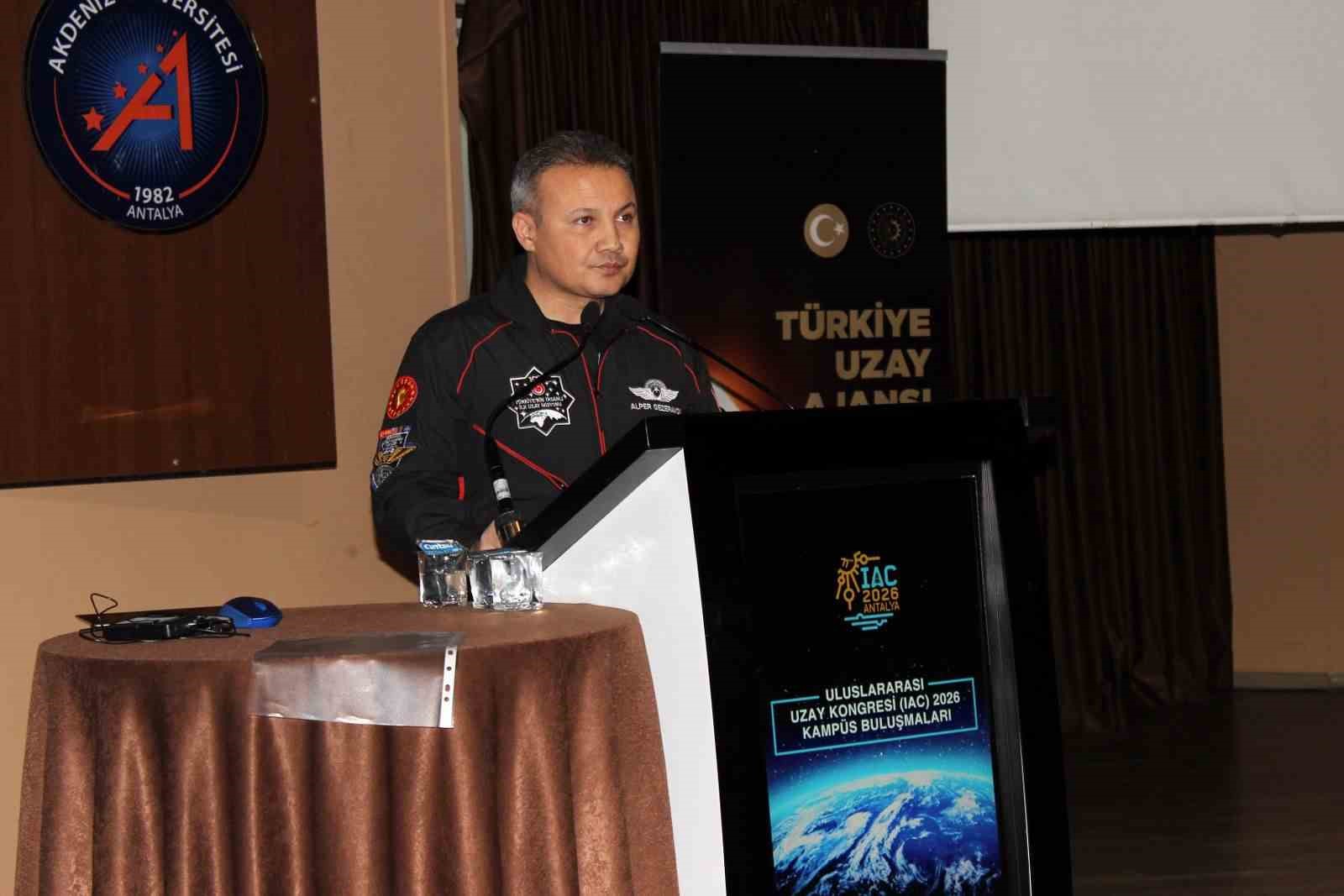 Türkiye’nin ilk astronotu Alper Gezeravcı: "Ay’a gitmek üzere ikinci görevin eşiğine gelmiştik, Mart ayına ötelendi şu anda"
