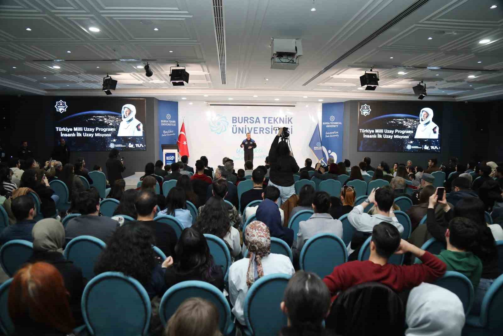 Türkiye’nin ilk astronotu Alper Gezeravcı BTÜ öğrencileriyle buluştu
