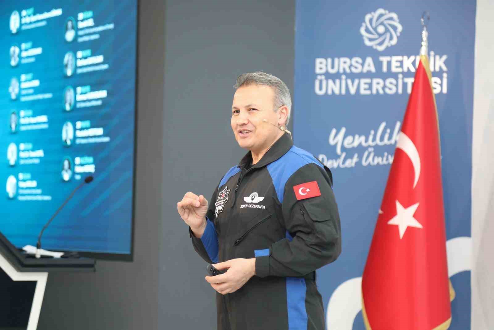 Türkiye’nin ilk astronotu Alper Gezeravcı BTÜ öğrencileriyle buluştu

