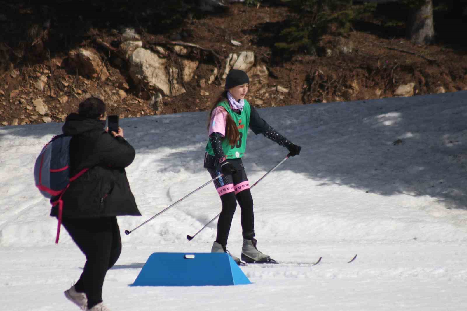 Türkiye’nin ilk kış triatlonu Bolu’da yapıldı
Türkiye’nin ilk kış triatlonu Bolu’da yapıldı