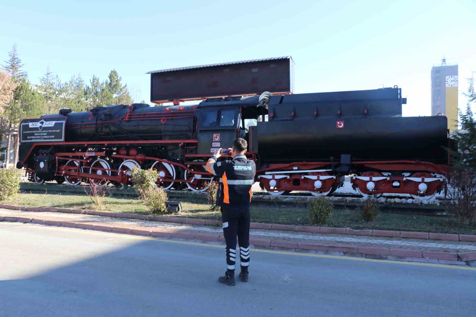 Türkiye’nin ilk yerli lokomotifi ’Bozkurt’, tarihe ışık tutuyor
