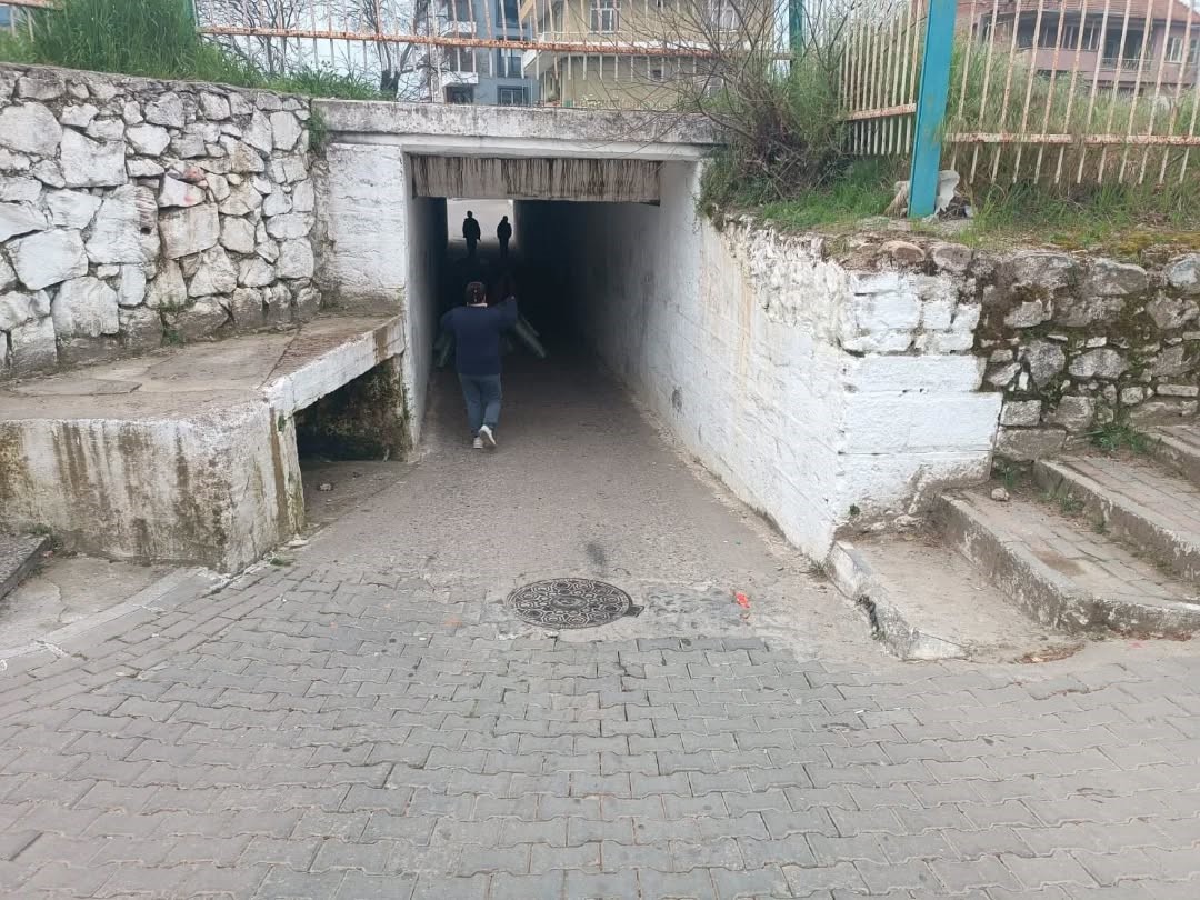 Türkiye’ye örnek olacak uygulama sürüyor: "Zabıta ekiplerinin okul nöbeti"
