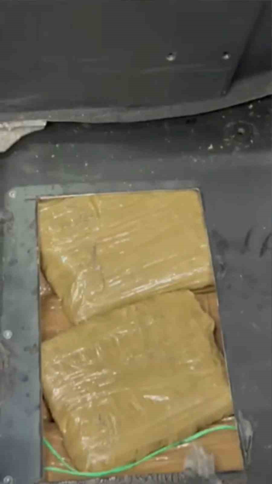 Türkiye’ye sokulmak istenen 45 kilo 760 gram esra sınırda yakalandı
