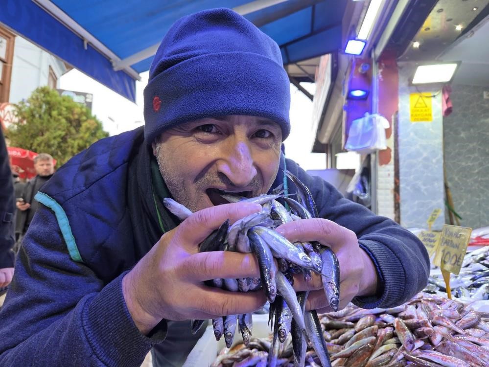 Türkiye’yi terk eden hamsinin yolu gözleniyor
