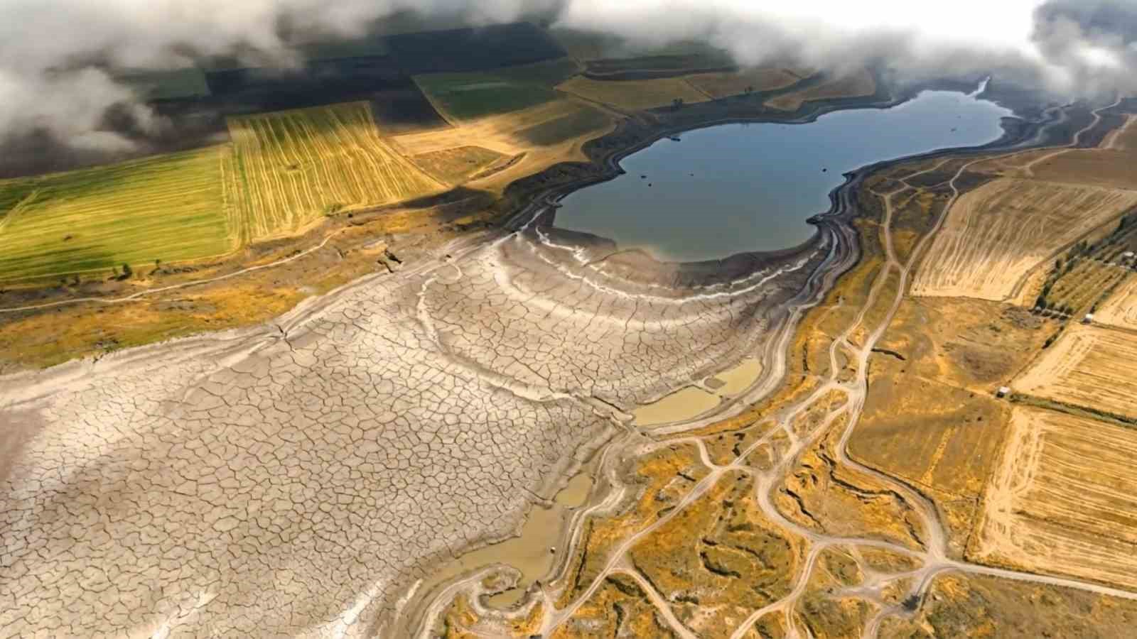 Türkmenli Göleti’nde algasid dozlama ile su kalitesi artırılıyor
