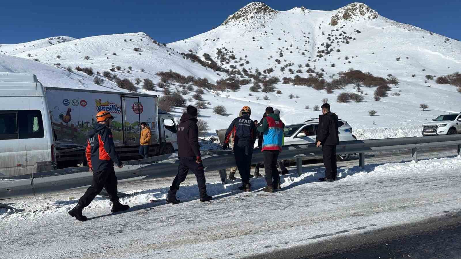 Tutak Kaymakamlığından kazazedelere çorba ikramı
