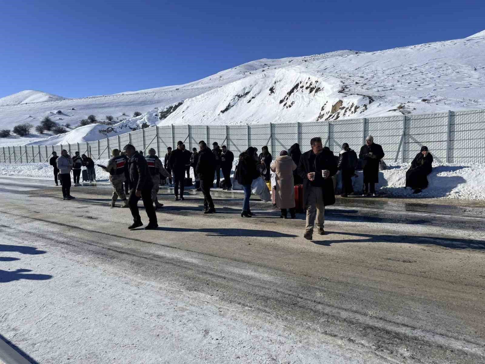 Tutak Kaymakamlığından kazazedelere çorba ikramı
