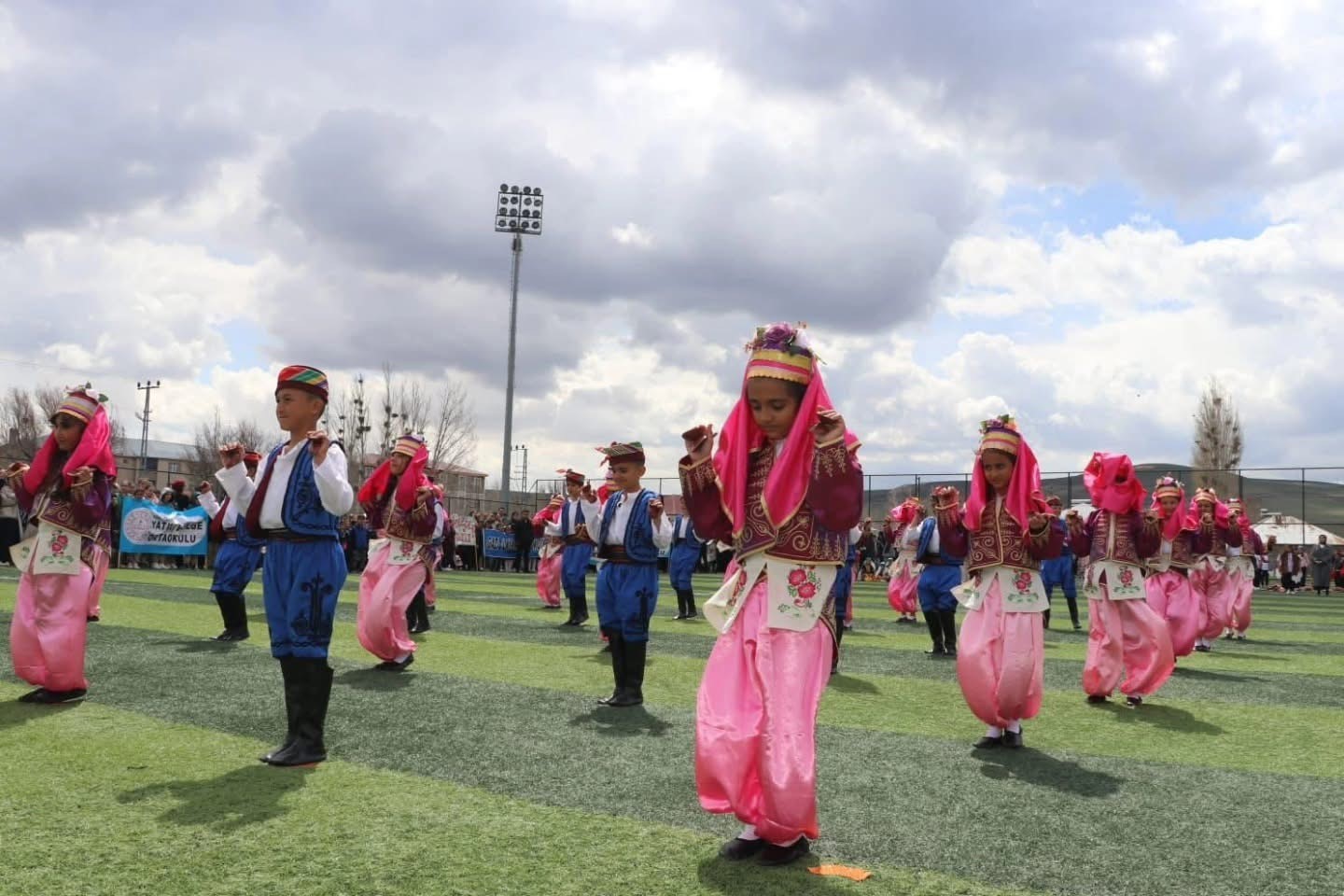 Tutak’ta 23 Nisan Çocuk bayramı coşkuyla kutlandı

