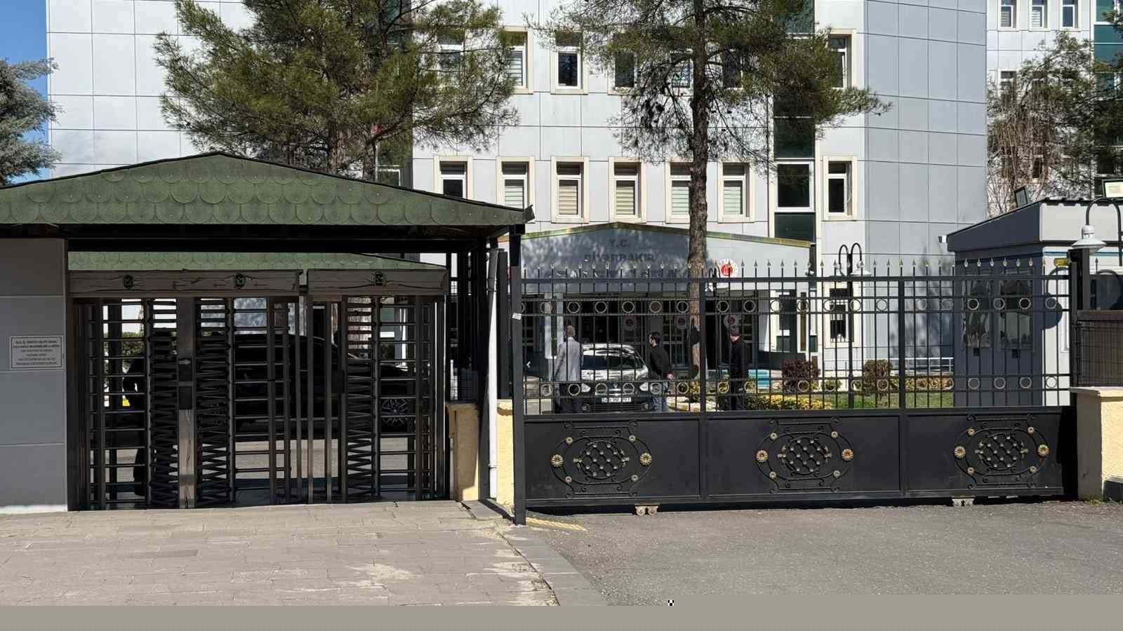 Tutuklanan şahıs kaçmaya çalışırken ayağından vurulup yakalandı
