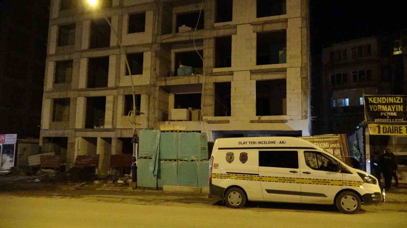 Tuvaletini yapmak için çıktığı inşaattan düşen şahıs ağır yaralandı
