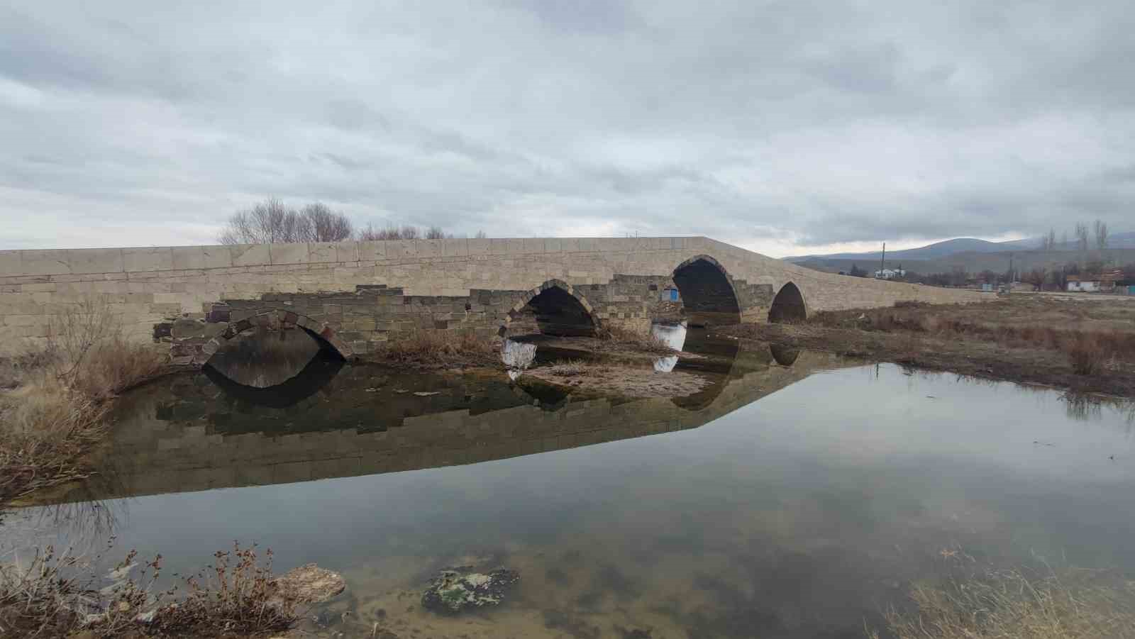 Tuzla köprüsü, Selçuklu’dan günümüze hizmet vermeye devam ediyor
