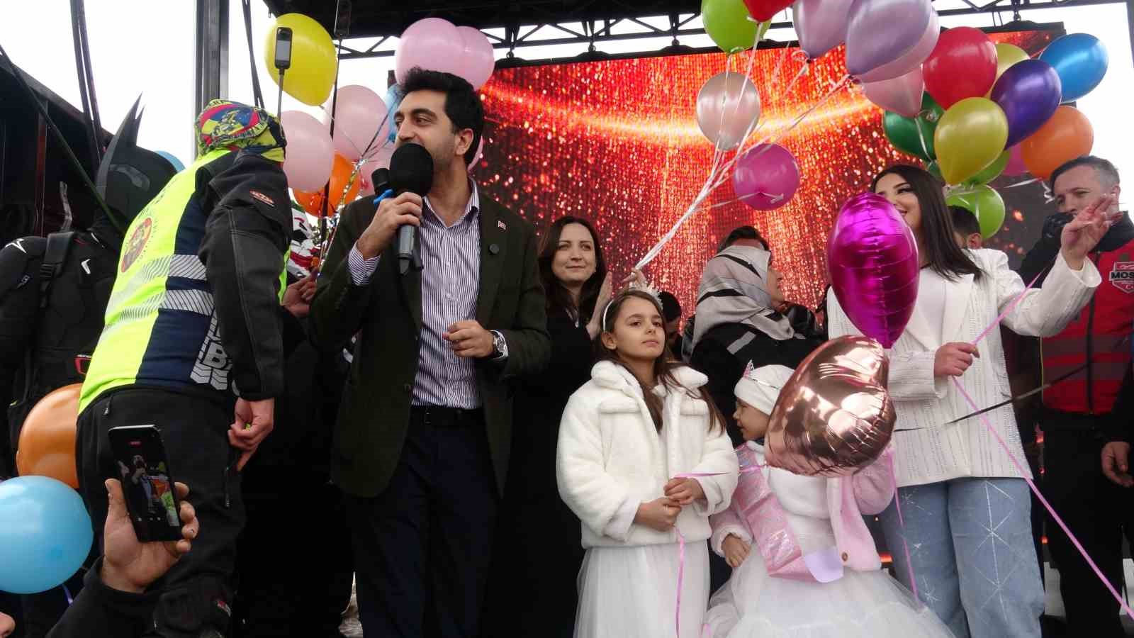 Tuzla’da balonlar kanseri yenen Almira için gökyüzüne uçtu
