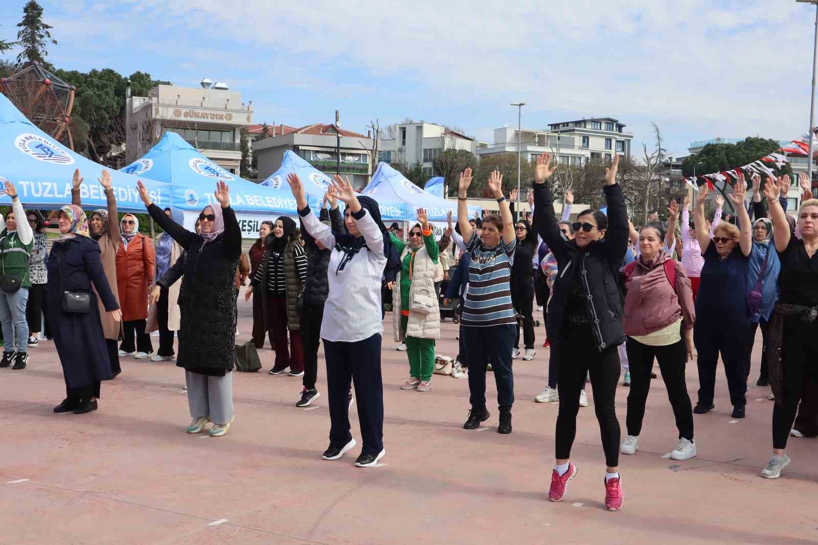 Tuzla’da Dünya Sağlık Haftası’na özel hareketli kutlama: Vatandaşlar hep beraber spor yaptı

