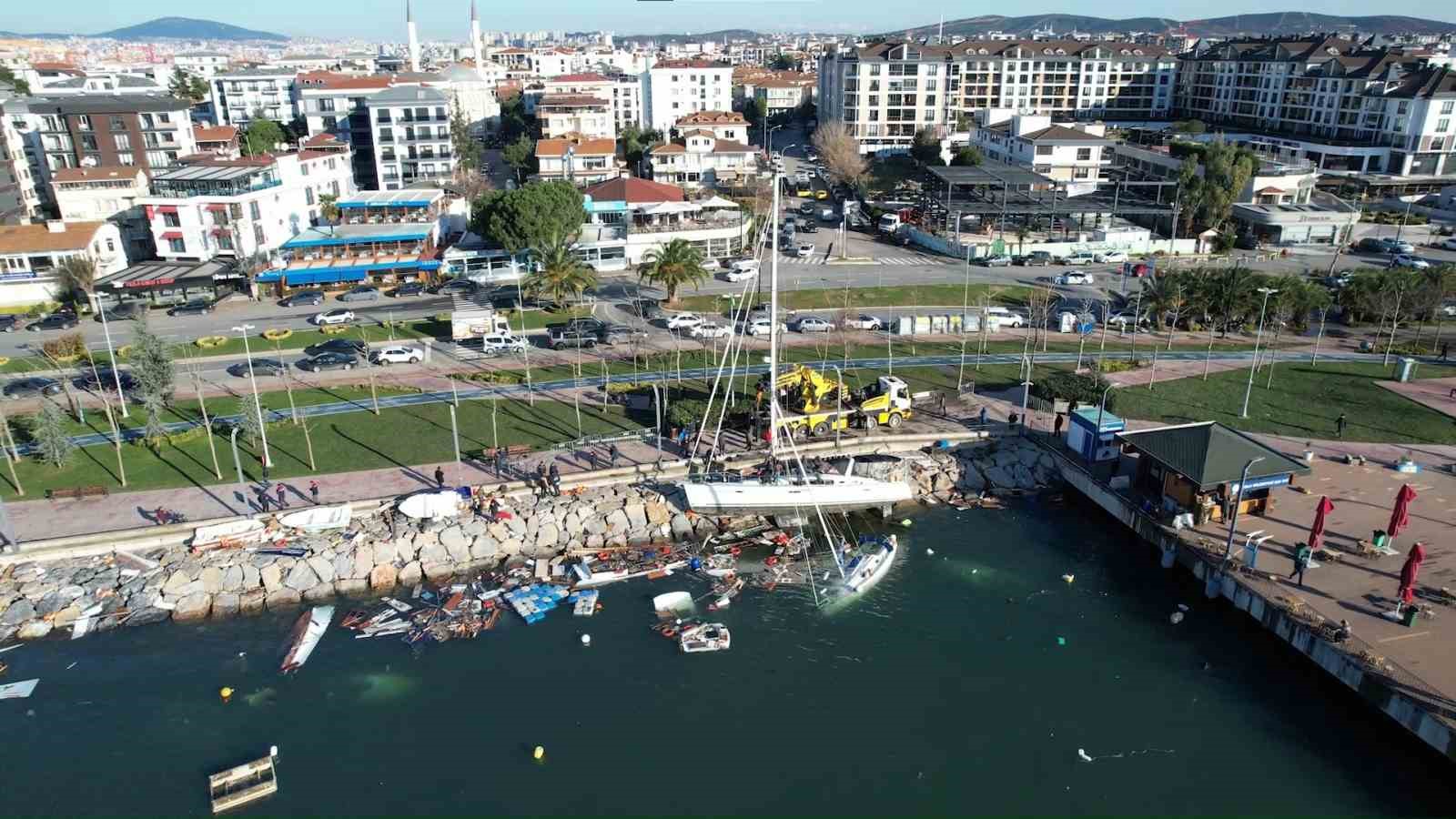 Tuzla’da fırtına sonrası hasar tespit çalışmaları sürüyor
