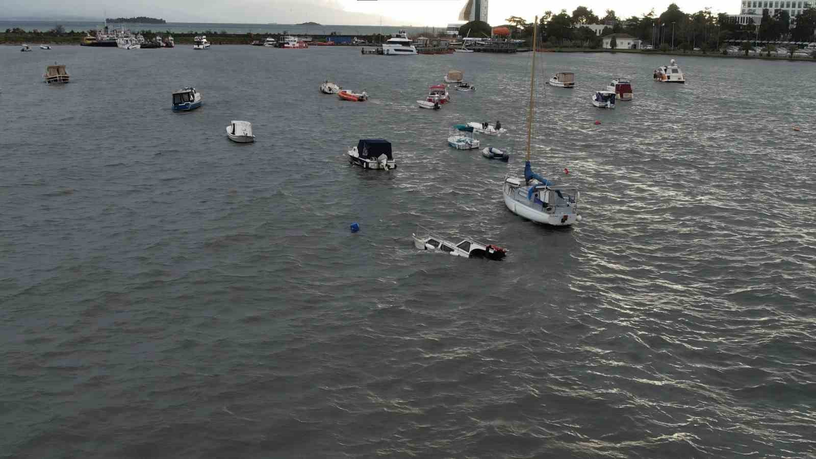 Tuzla’da fırtınanın ardından kalan manzara havadan görüntülendi
