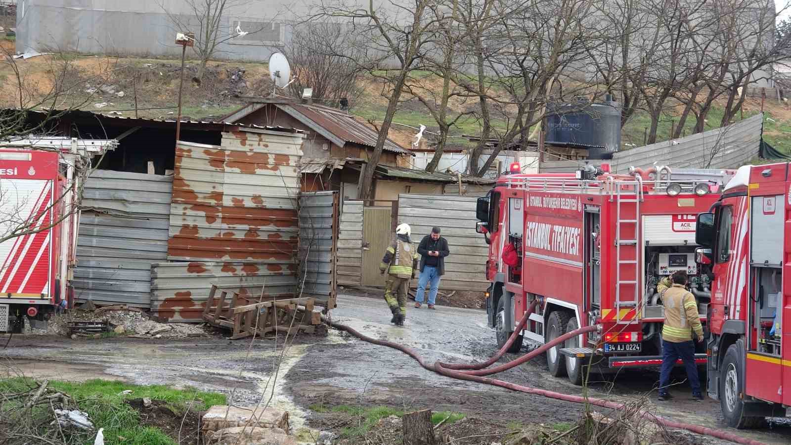 Tuzla’da geri dönüşüm deposunda yangın
