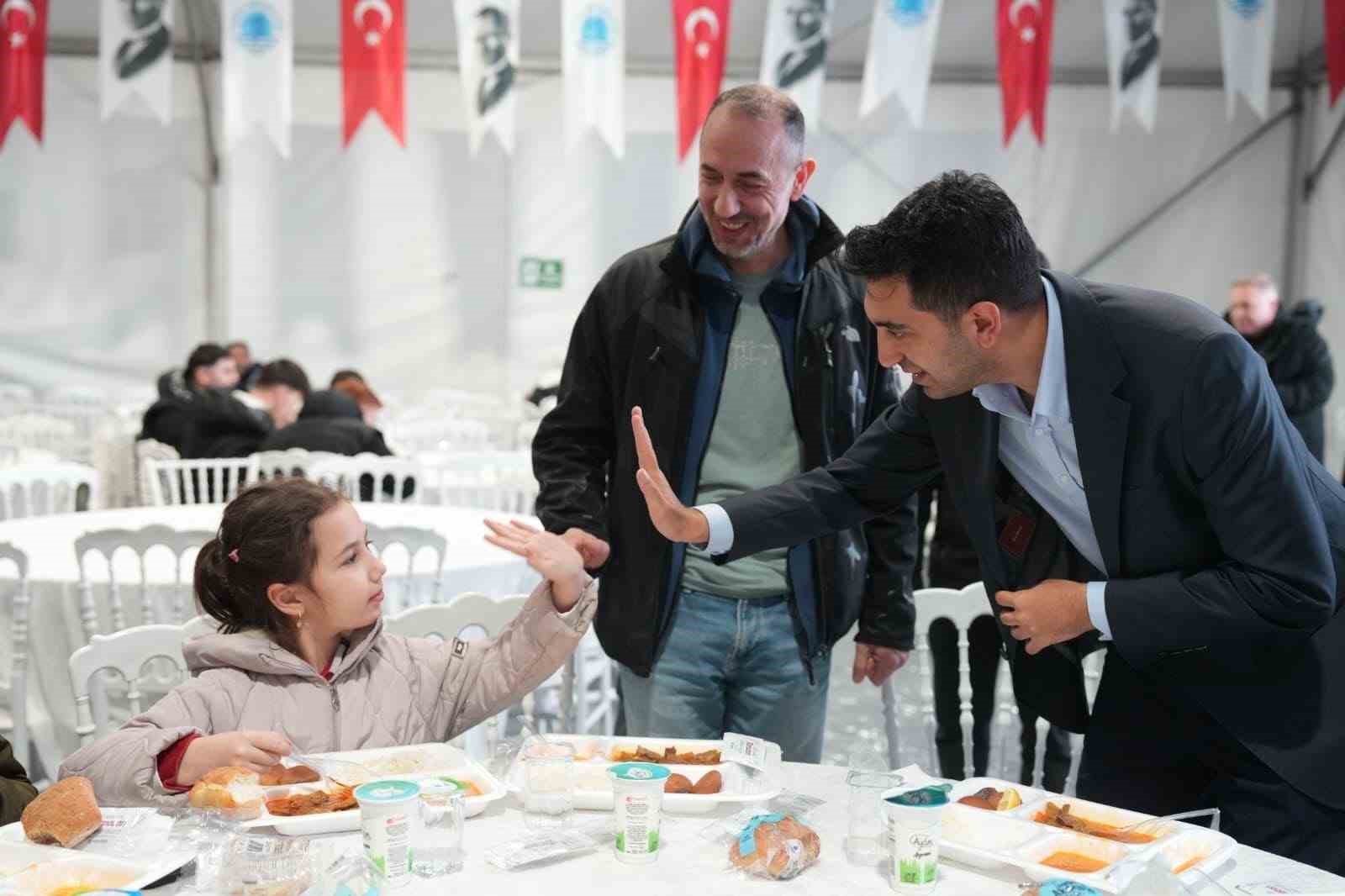Tuzla’da ilk iftar yapıldı
Tuzla’da ilk iftar yapıldı