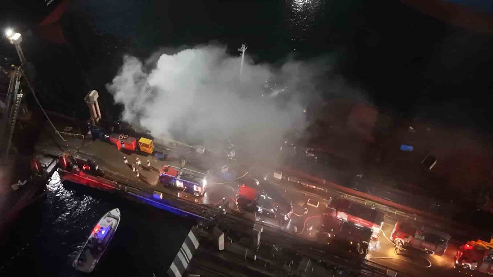 Tuzla’da kuru yük gemisinde yangın: Çok sayıda ekip sevk edildi
