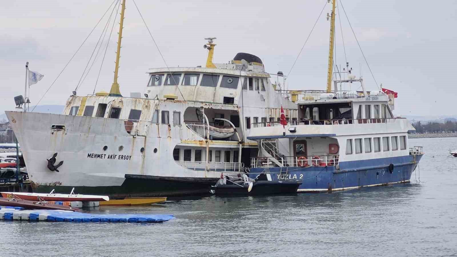 Tuzla’daki Mehmet Akif Ersoy vapuru yeniden İstanbul’a hizmet edecek
