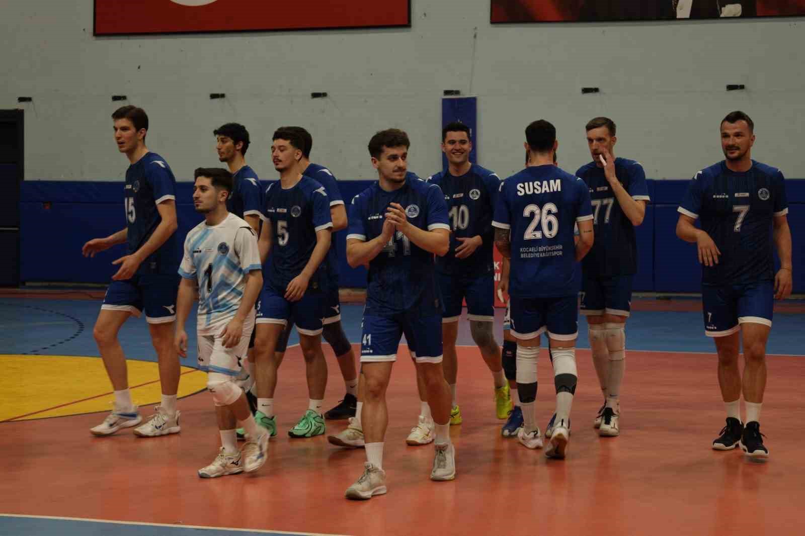 TVF Erkekler Voleybol 1. Ligi Yarı Finali: Kocaeli Büyükşehir Belediye Kağıtspor: 4 - Arkasspor: 1
