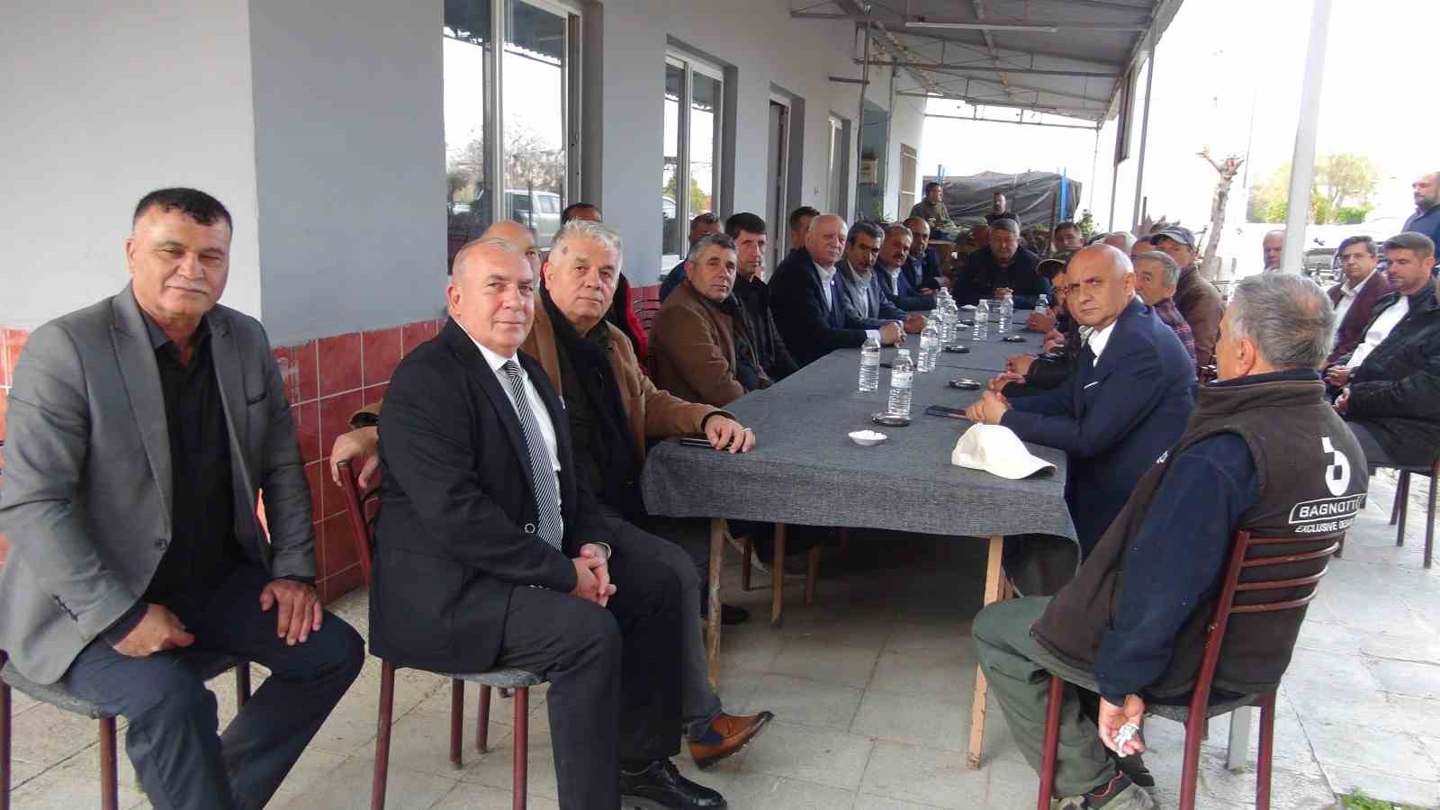 TZOB Genel Başkanı Bayraktar, Manisa’da su altında kalan tarım arazilerini inceledi, destek çağrısı yaptı
TZOB Genel Başkanı Bayraktar, Manisa’da su altında kalan tarım arazilerini inceledi, destek çağrısı yaptı