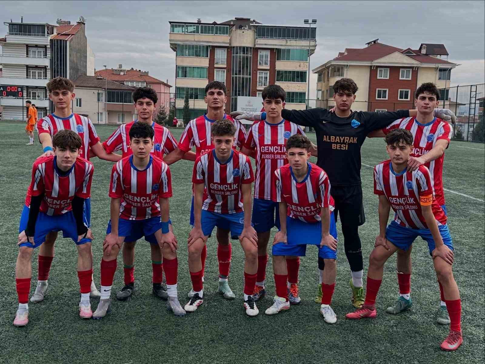 U16 Gençler Ligi’nde çekişme devam ediyor
