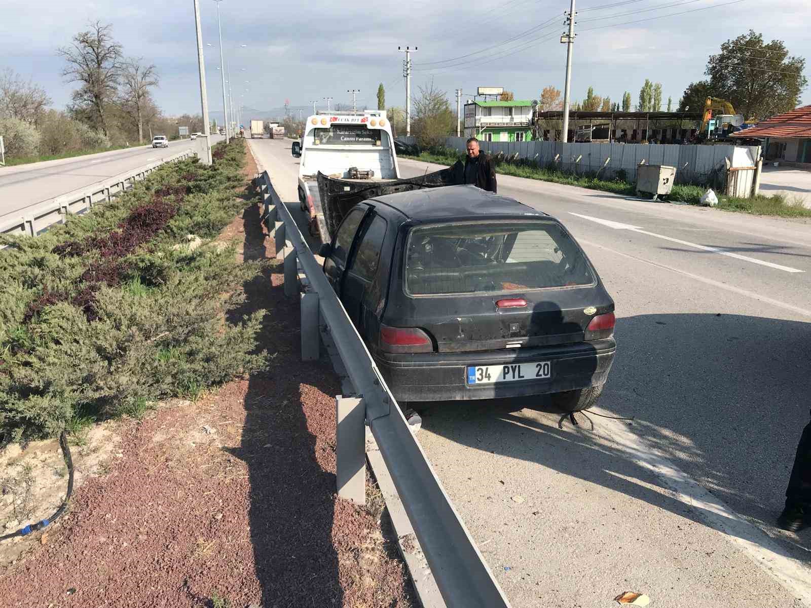 Üç aracın karıştığı kazada 3 yaralı
