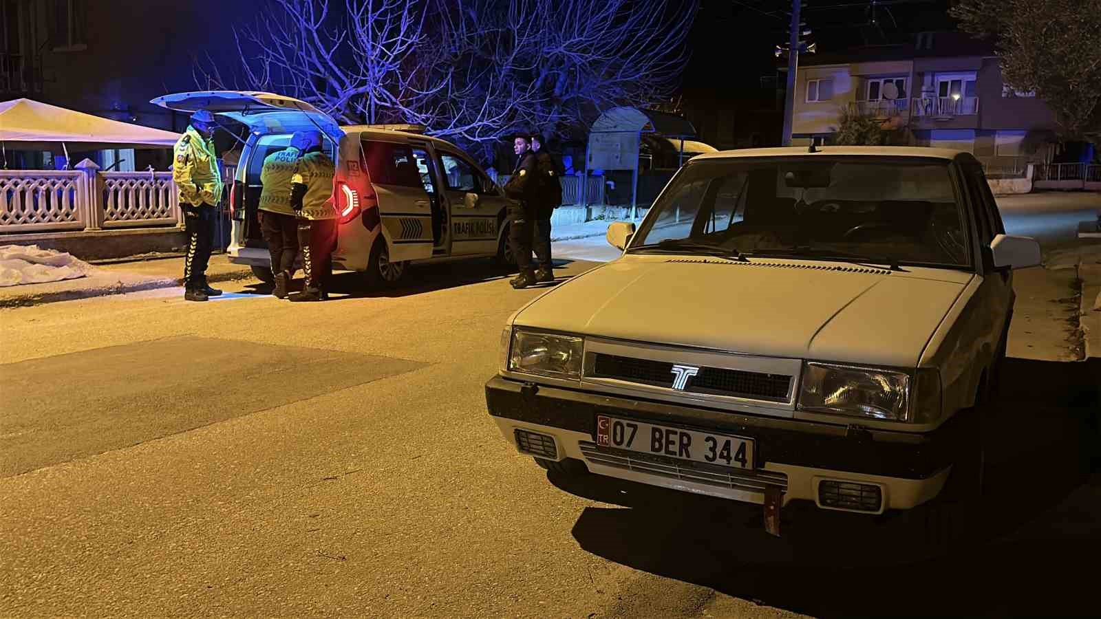 Üçüncü kez alkolden yakalanmamak için polisin üstüne araç sürüp kaçtı, yarım milyon lira ceza yedi
