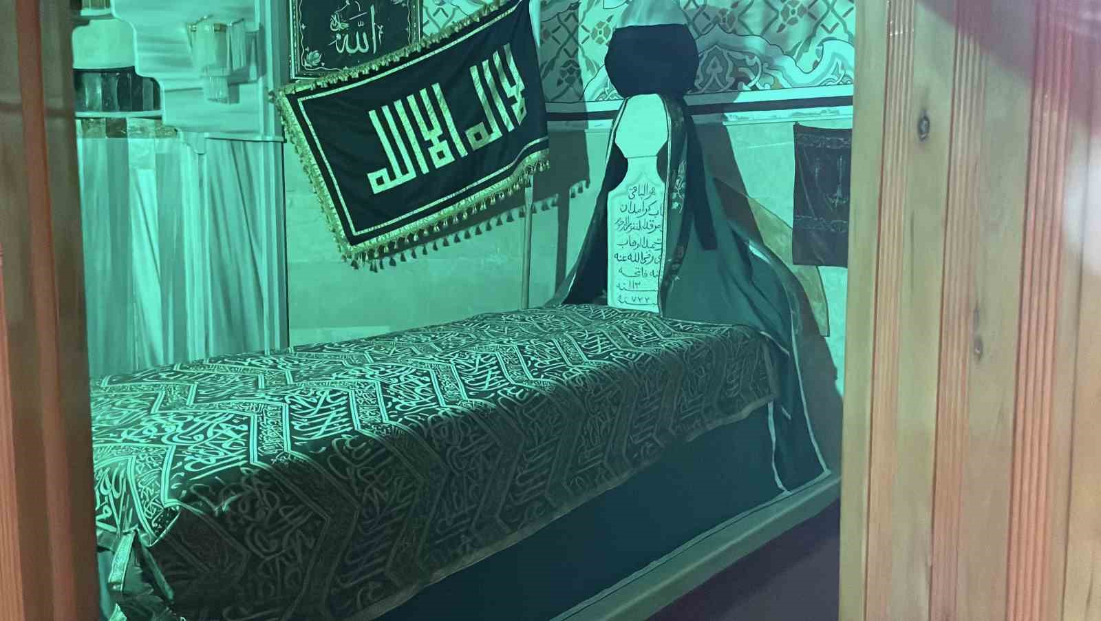 Uçurumun kıyısındaki türbede Ramazan yoğunluğu yaşanıyor
