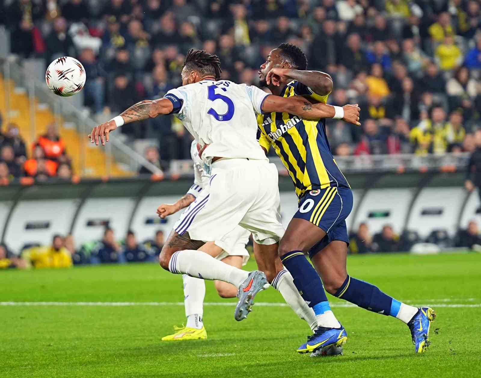 UEFA Avrupa Ligi: Fenerbahçe: 0 - Aston Villa: 1 (İlk yarı)
UEFA Avrupa Ligi: Fenerbahçe: 0 - Aston Villa: 1 (İlk yarı)