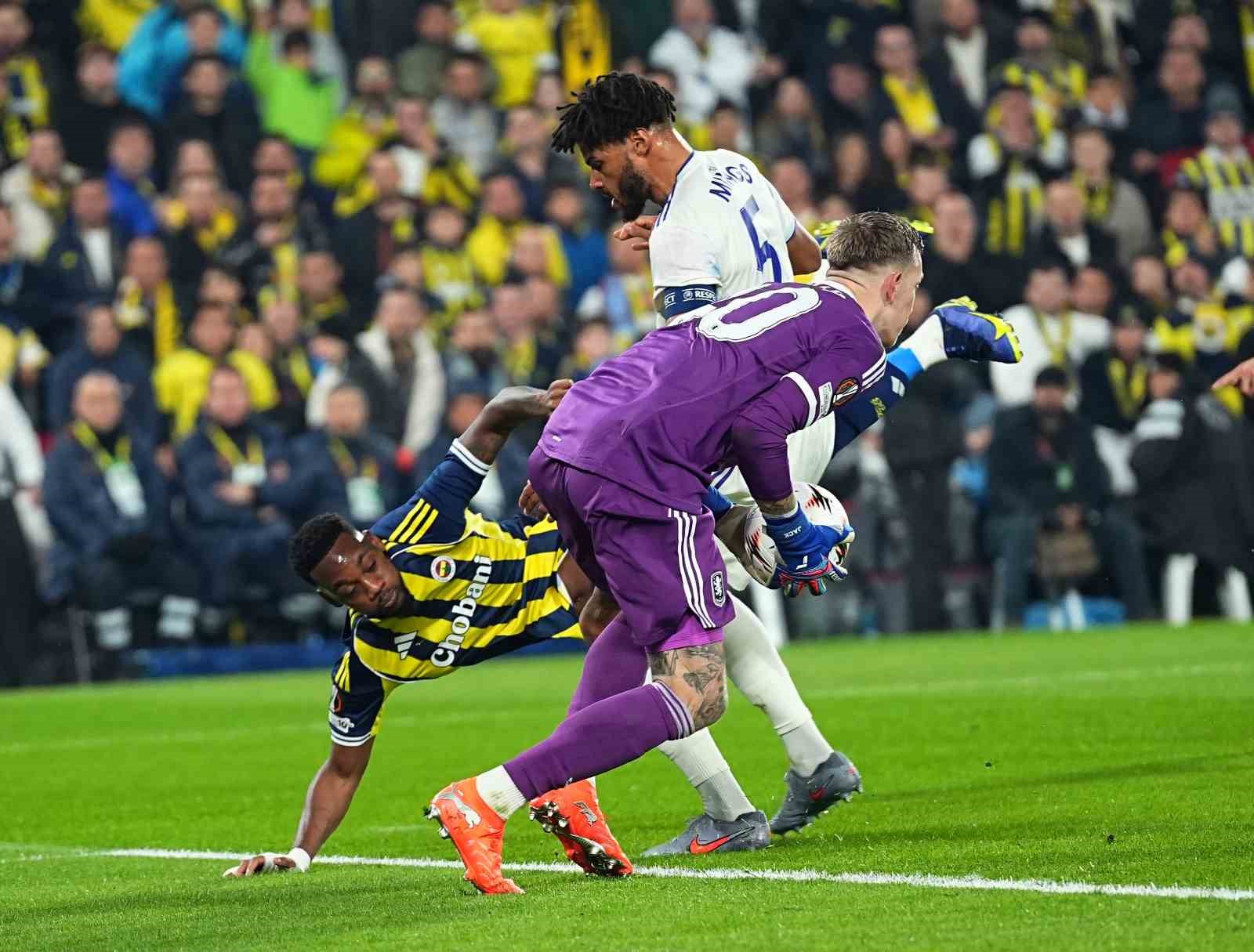 UEFA Avrupa Ligi: Fenerbahçe: 0 - Aston Villa: 1 (İlk yarı)
UEFA Avrupa Ligi: Fenerbahçe: 0 - Aston Villa: 1 (İlk yarı)