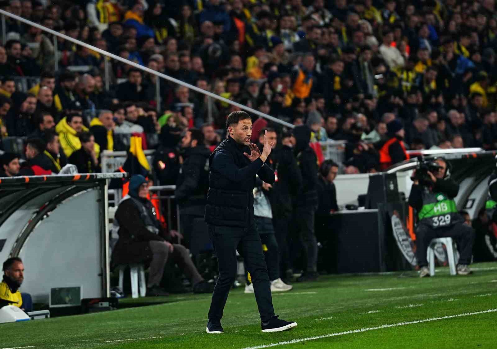 UEFA Avrupa Ligi: Fenerbahçe: 0 - Aston Villa: 1 (İlk yarı)
UEFA Avrupa Ligi: Fenerbahçe: 0 - Aston Villa: 1 (İlk yarı)