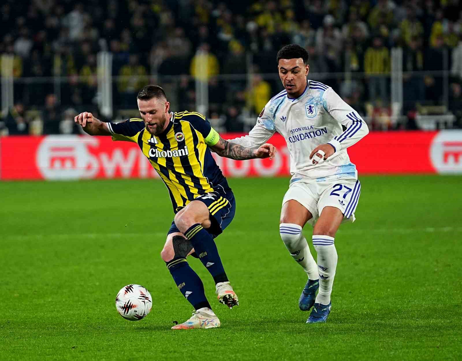 UEFA Avrupa Ligi: Fenerbahçe: 0 - Aston Villa: 1 (İlk yarı)
UEFA Avrupa Ligi: Fenerbahçe: 0 - Aston Villa: 1 (İlk yarı)