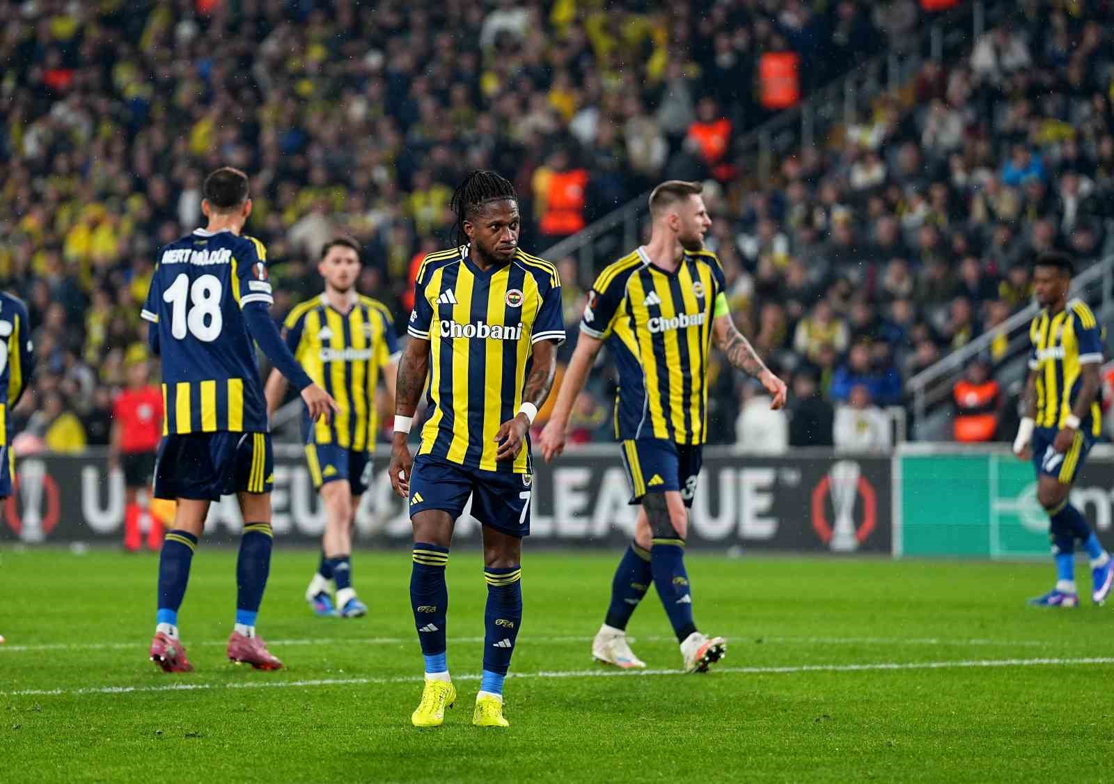 UEFA Avrupa Ligi: Fenerbahçe: 0 - Aston Villa: 1 (İlk yarı)
UEFA Avrupa Ligi: Fenerbahçe: 0 - Aston Villa: 1 (İlk yarı)