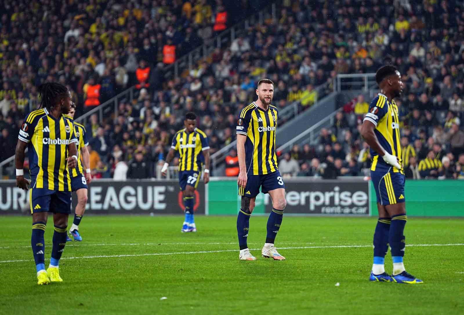 UEFA Avrupa Ligi: Fenerbahçe: 0 - Aston Villa: 1 (İlk yarı)
UEFA Avrupa Ligi: Fenerbahçe: 0 - Aston Villa: 1 (İlk yarı)