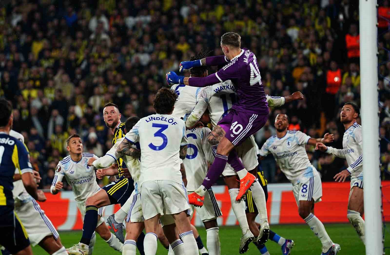 UEFA Avrupa Ligi: Fenerbahçe: 0 - Aston Villa: 1 (İlk yarı)
UEFA Avrupa Ligi: Fenerbahçe: 0 - Aston Villa: 1 (İlk yarı)