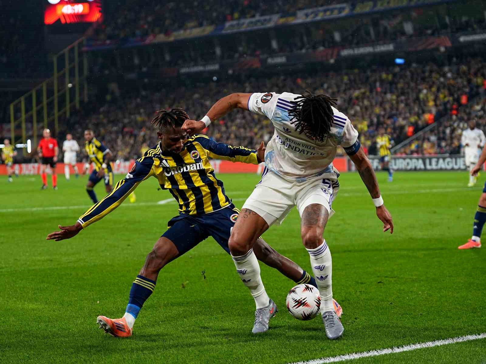 UEFA Avrupa Ligi: Fenerbahçe: 0 - Aston Villa: 1 (İlk yarı)
UEFA Avrupa Ligi: Fenerbahçe: 0 - Aston Villa: 1 (İlk yarı)